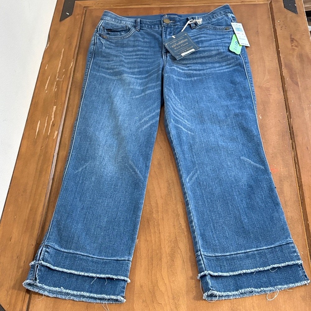 Democracy NWT Absolution Kick Flare Blue Jeans with Frayed Hem Size 10